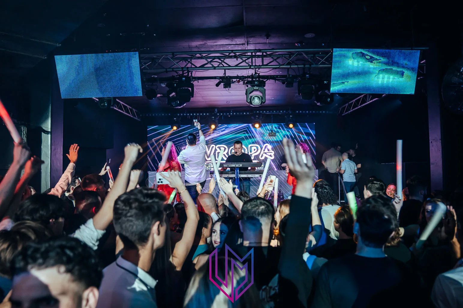 State-of-the-art audio speaker production hire